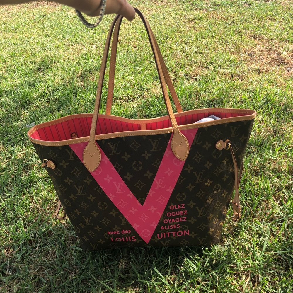 Louis Vuitton V Neverful MM - Picture 2 of 9